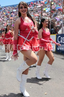 Las palillonas que no viste pero que también destacaron en los desfiles patrios