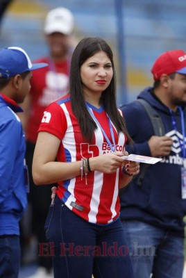 FOTOS: Las hermosas chicas que engalanan la jornada 5, la del clásico Olimpia vs Motagua