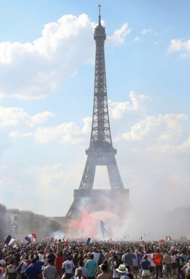 FOTOS: La locura en París tras la coronación de Francia como campeón del Mundo en Rusia 2018