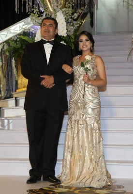 DelCampo International School: Memorable desfile de padres e hijas en la Prom 2017