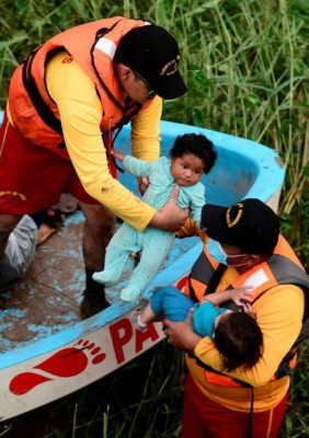 ¡Dispuestos a ofrendar su vida por Honduras! Imágenes de nuestros héroes afrontando el desastre Eta