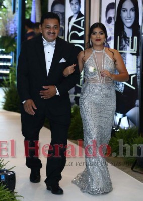 FOTOS:Las seniors más bellas en la inolvidable Prom 2019 de la Macris School