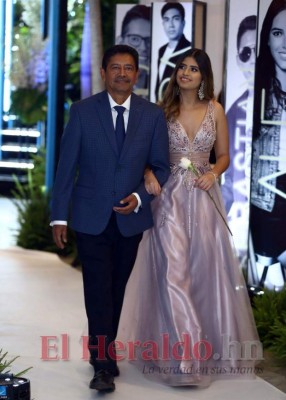 FOTOS: Los rostros más bellos de la temporada Prom 2019