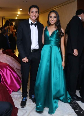 Prom 2017 de la Academia Los Pinares: Seniors que deslumbraron con su belleza y vestuario