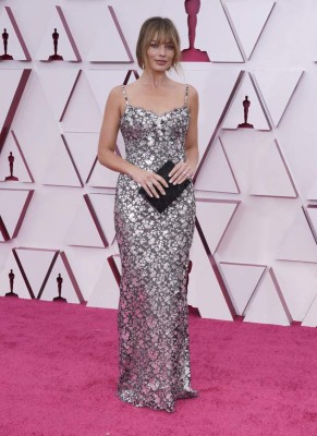 Glamour y belleza: Los mejor vestidos de los Oscar 2021