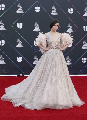 En Imágenes: famosos que se robaron las miradas en los Latin Grammy 2021