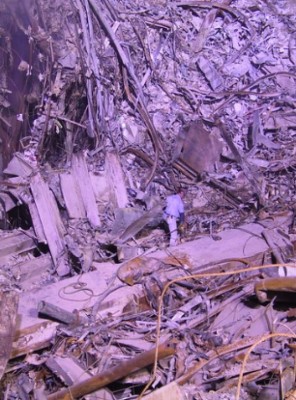 Publican fotos inéditas del ataque a Torres Gemelas que fueron tomadas por obrero (Parte I)