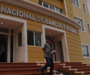 Fachada de la Comisión Nacional de Bancos y Seguros en la capital hondureña.