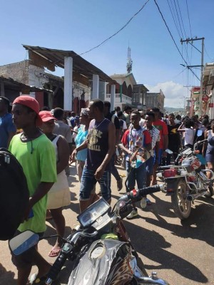 'Escuché gritos de dolor en todas partes': Sobrevivientes narran sismo en Haití