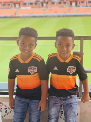 FOTOS: Así son José y Jaden, los gemelos de Boniek García que causan furor en el Houston Dynamo