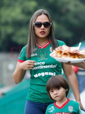 Hermosas mujeres acaparan las miradas en el estadio Yankel Rosenthal