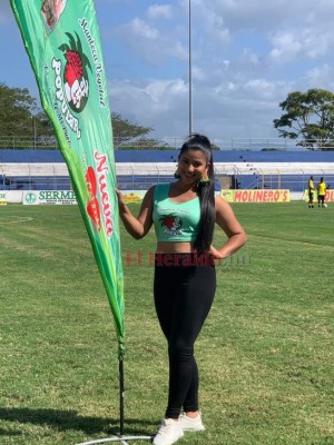 Bellas y esbeltas hondureñas adornaron el inicio del Clausura (FOTOS)