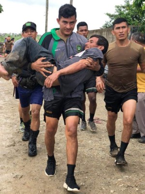 ¡Dispuestos a ofrendar su vida por Honduras! Imágenes de nuestros héroes afrontando el desastre Eta