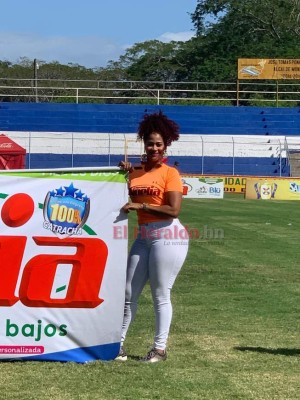 Bellas y esbeltas hondureñas adornaron el inicio del Clausura (FOTOS)