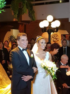 Las fotos más románticas de la boda del diputado Elvin Santos con Marcela Montaño