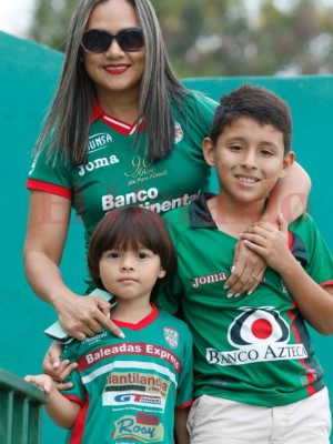 Hermosas mujeres acaparan las miradas en el estadio Yankel Rosenthal