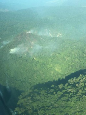 FOTOS: Lo que se sabe del extraño humo que emana de Pico Bonito