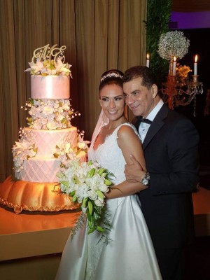 Las fotos más románticas de la boda del diputado Elvin Santos con Marcela Montaño