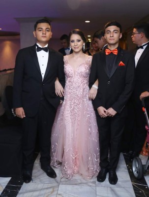 Ellos fueron los mejores vestidos en la Prom 2017 de la Elvel School