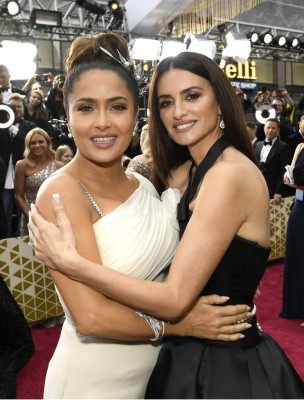 FOTOS: Salma Hayek y el vestido blanco que no favoreció su figura en los Oscar 2020