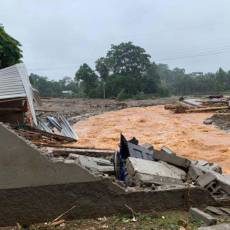 Destrucción e inundaciones dejó el paso del fenómeno Sara por Honduras.