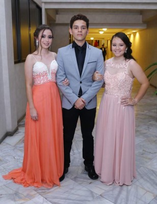 Ellos fueron los mejores vestidos en la Prom 2017 de la Elvel School