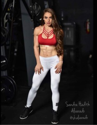 FOTOS: Ella es Sandra Hadith Alvarado, la hermosa fisicoculturista hondureña que competirá en los Panamericanos 2019