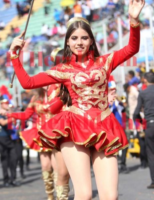 Palillonas que engalanan la portada de diario El Heraldo este domingo