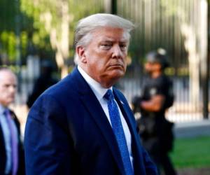 Trump mantiene un pulso con esta red social desde que a finales de mayo cuestionara dos de sus tuits que afirmaban que el voto por correo era 'fraudulento'. Foto: AFP