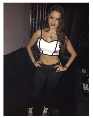 DJ Carolina, la sensual catracha que pone a todos a bailar