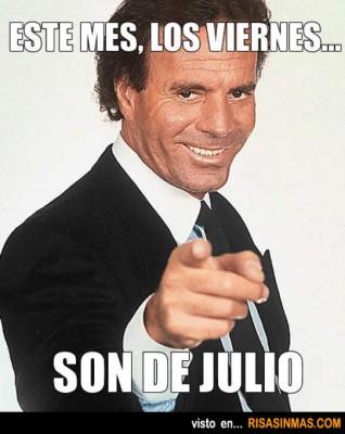 Como de costumbre, Julio Iglesias es víctima de graciosos memes durante este mes