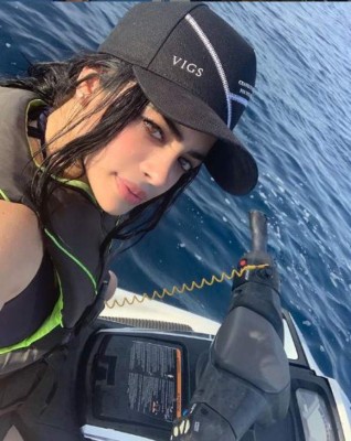 FOTOS: Así es Marian Santos, cantante mexicana que coincidió en Roatán con Alberth Elis