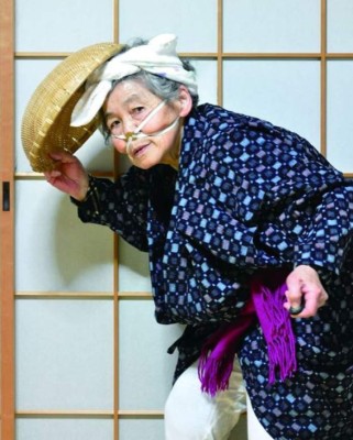 Kimiko Nishimoto, la abuela extrema que cautiva con sus divertidas fotos