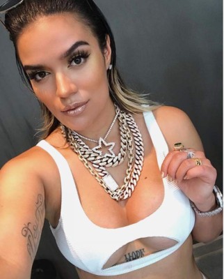 Ella es Karol G, la reguetonera colombiana por la que Anuel AA se tatuó la espalda