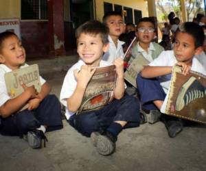 Niños de la escuela 3 de Octubre en la aldea Santa Rosa, Distrito Central. La felicidad es una cosa seria, dijo secretario general de la ONU en el Día Internacional de la Felicidad.