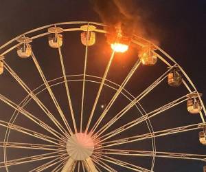 Todos los heridos fueron trasladados al hospital. La policía ha iniciado una investigación para determinar las causas del incendio.