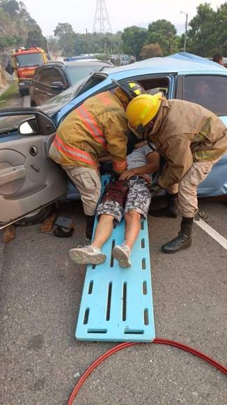 Destrozos y luto: el accidente que cobró la vida de una familia en cuesta de La Virgen