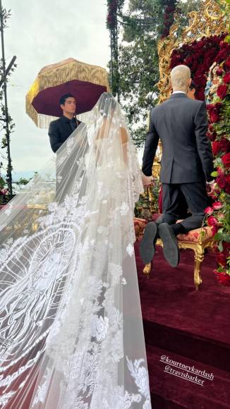 FOTOS: Así fue la lujosa y extravagante boda de Kourtney Kardashian y Travis Barker