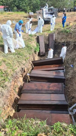 Realizan tercera inhumación del año de cuerpos no reclamados en Tegucigalpa