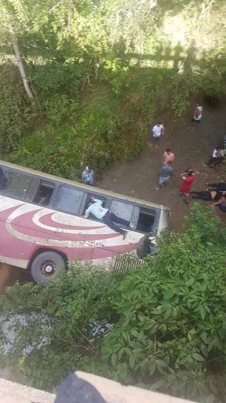 Las primeras imágenes del fatal accidente en carretera a Olancho