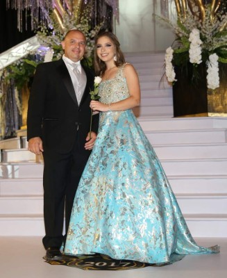 DelCampo International School: Memorable desfile de padres e hijas en la Prom 2017