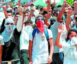 Libre organizó ayer una protesta en apoyo a los estudiantes, pero no tuvo el respaldo esperado.