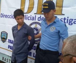 Emerson Esthifin López Mejía (19) fue capturado con un carro robado.