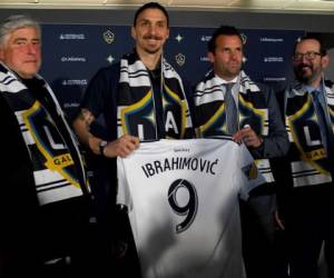 'Ibra', de 36 años, es el máximo goleador de la historia de la selección de Suecia con 62 goles en 116 partidos. (Foto: AFP)