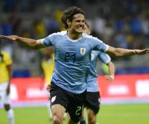 Edison Cavani es una de las figuras de Uruguay en el partido ante Japón. Foto:AP