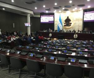 Los diputados, hasta el mediodía de hoy, no lograron alcanzar acuerdos para aprobar el Presupuesto General de la República.