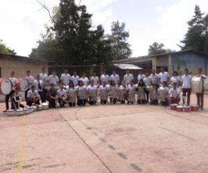 Los jóvenes integrantes de la banda de la Escuela Normal Mixta Pedro Nufio llevan preparándose dos meses para dar un verdadero espectáculo.