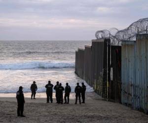 El sector de Yuma también registró un incremento en los cruces ilegales, en particular de familias guatemaltecas en zonas remotas. (Foto: AP)