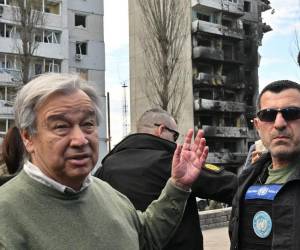 Guterres y su comitiva se sintieron “conmocionados” por la proximidad de los bombardeos rusos, aunque todos están “a salvo”, dijo un portavoz de la ONU.