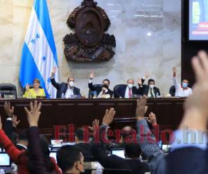 Los congresistas discutían anoche en primer debate la normativa, cuyo dictamen fue impulsado por la Comisión de Asuntos Constitucionales.